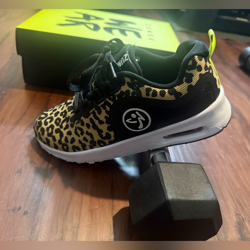 Zumba Air Remix Cheetah Print Shoes - Women’s Size 6.5